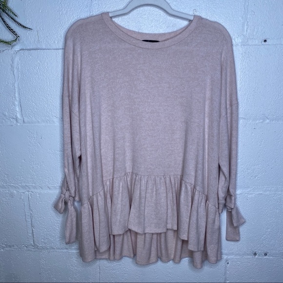 Soprano Pink Peplum Hem Hi/Low Super Soft Long Tie Sleeve Top Size large - Picture 1 of 8
